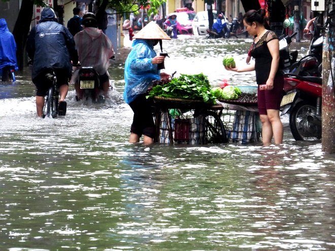 [-]Hải[-]Phòng:[-]Nhiều[-]tuyến[-]phố[-]biến[-]thành[-]sông[-]sau[-]mưa[-]lớn